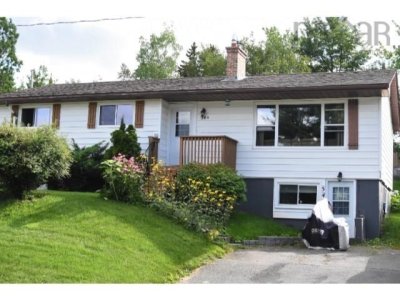 54A CHANDLER DRIVE – SUNNY 3 BR 1 BATH LR SACKVILLE UPPER UNIT RENTED — rental in Sackville, NB